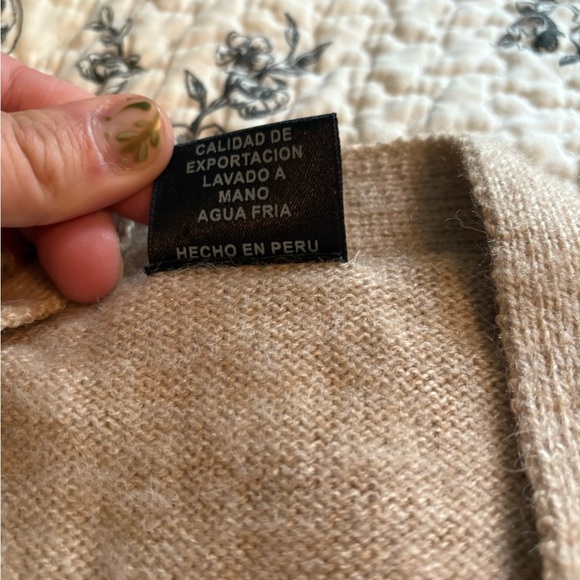 Men's Beige Alpaca Wool Vest - Picture 4 of 6